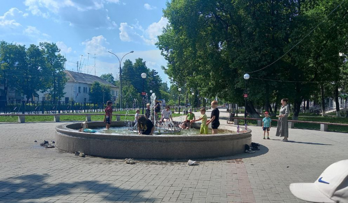 Детки искупались - фонтан в Артемовском придется чинить